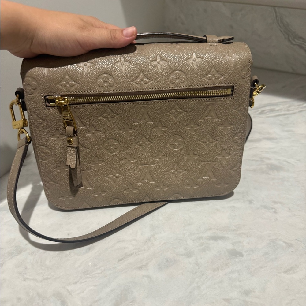 Louis Vuitton Taupe Embossed Monogram Metis Crossbody with Gold Hardware - Picture 4 of 4